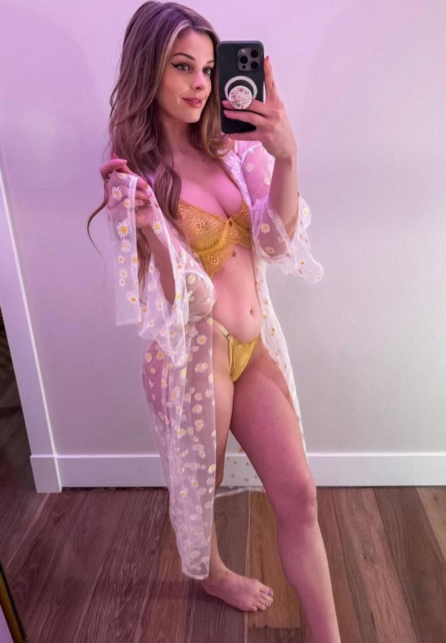 I’m available tonight 🍆🍑💦 - Image 2